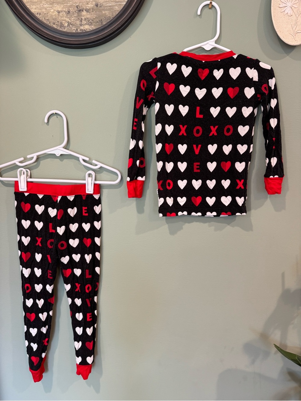 LITTLE SLEEPIES 2 piece toddler
Bamboo pajama set - Picture 4 of 7